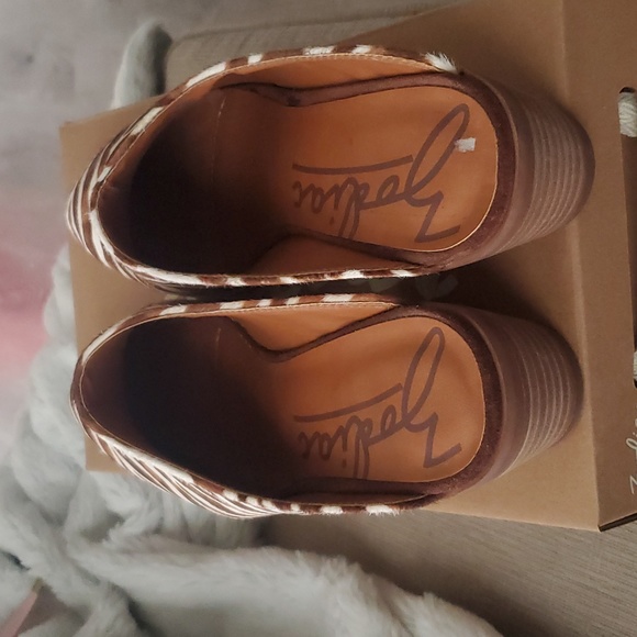 ZODIAC Zebra stripe calf hair mule slides NIB - Picture 4 of 7